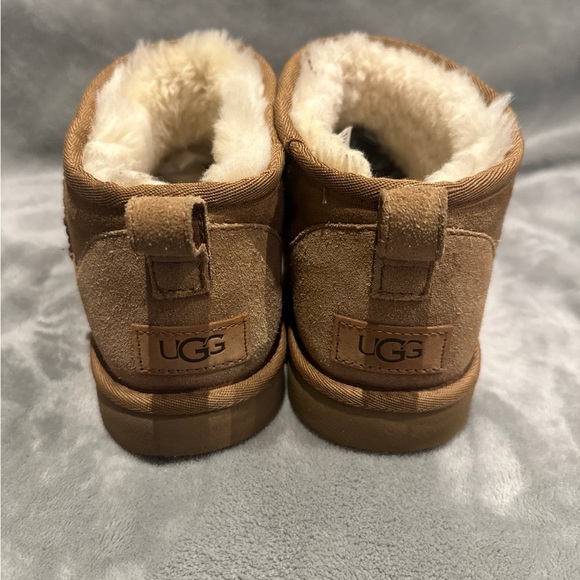 Ugg ultra mini boot - Picture 3 of 8